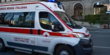 Teramo, 27enne trovato morto davanti al pc con una maschera antigas