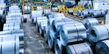 Produzione industriale di nuovo in calo ad agosto: crollano i beni di consumo