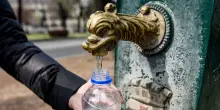 Pfas nelle fontanelle pubbliche, l’inquinante eterno indistruttibile supera i limiti in quattro campioni su quindici
