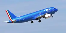 Paura su un volo Ita: aereo si scontra con un gruppo di gabbiani ed è costretto a tornare indietro