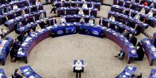 Greenwashing, dopo lo stallo a Bruxelles si prova a sbloccare la direttiva che le lobby industriali vogliono affossare
