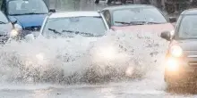 Allerta meteo gialla per temporali, quattro regioni a rischio: dopo il caldo anomalo arrivano grandine, vento e forti piogge