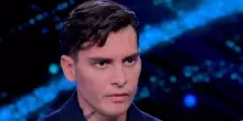 Alessandro Basciano andrà in commissariato di Milano per il braccialetto elettronico: accusato di stalking nei confronti dell’ex compagna Sophie Codegoni