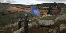 Libano, granate di Israele sfiorano i militari Onu. Unifil: “Inaccettabile mettere a rischio forze di pace”