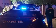 Femminicidio nel Pescarese: donna uccisa per strada a colpi di pistola. Arrestato il marito