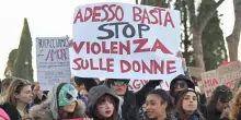 Attenzione alla violenza predatoria in casa nostra, reale e virtuale