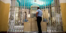 Violenta protesta nel carcere di Terni, area isolata. Danni a telecamere, appiccato un incendio