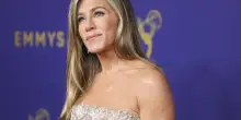 “Mentre affrontavo i miei problemi con la fertilità mi dicevano che non avrei avuto un figlio perché sono egoista o stacanovista”: lo sfogo di Jennifer Aniston