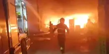Vigile del fuoco volontario arriva in pronto soccorso dopo aver spento due incendi, “conto” da 50 euro