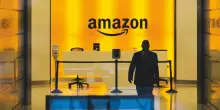 “Amazon vuole sostituire mezzo milione di posti di lavoro con i robot”: la rivelazione del NYTimes. L’azienda: “Quadro incompleto e fuorviante”