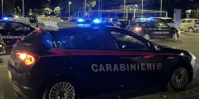 Violenza sessuale nel Milanese, 18enne trascinata in un’area verde e stuprata vicino alla stazione ferroviaria