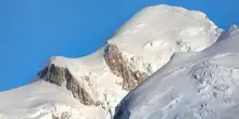Precipita in un crepaccio profondo 15 metri: scialpinista francese muore sul Monte Bianco
