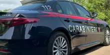 Ragazze si baciano alla festa del Lambrusco, insultate e aggredite da gruppo di uomini