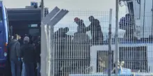 Quasi 300 migranti sbarcati a Lampedusa: tre morti “di fame e sete”, anche bambini di 2 anni