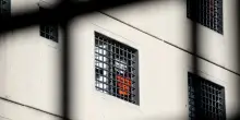 Rivolta dei detenuti nel carcere di Piacenza: agenti in tenuta antisommossa