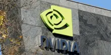Nvidia arriva a valere 5mila miliardi di dollari, prima al mondo. Dietro il record il boom della domanda di chip per l’Ai