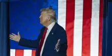 L”età dell’oro” promessa da Trump parte con un calo del Pil dello 0,3%. Il presidente: “Colpa di Biden”