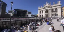 Accerchiata e toccata “ovunque”: tentata violenza sessuale durante il Concertone. La vittima: “Ero pietrificata”