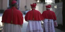 Conclave, troppi i cardinali elettori: Santa Marta non basta e 13 rimangono senza stanza. Ecco dove dormiranno