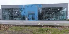 Tesla a picco in Germania, immatricolazioni giù del 46% mentre vola la rivale cinese Byd