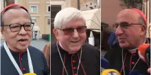 La “sfilata” dei cardinali a San Pietro prima del Conclave: “Rosa di nomi? Non ancora, domani capiremo qualcosa”