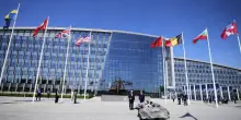 Nato, al via la discussione sull’aumento della spesa per la Difesa. Gli Usa chiedono il 5%, ecco la ‘proposta Rutte’