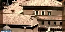 Conclave, la seconda fumata nera vista dall’elicottero della polizia: le immagini dall’alto