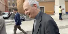 Il cardinale Zuppi scherza sui pronostici: “Tanti speravano in me? Io mai, prima deve vincere lo scudetto il Bologna”
