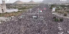 Folla oceanica manifesta a sostegno del popolo palestinese in Yemen: le immagini della maxi-manifestazione