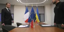 Macron, Starmer e Merz arrivati a Kiev per il vertice con Zelensky: “Mosca accetti tregua di 30 giorni”. Meloni in collegamento da Roma