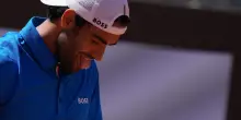 Internazionali, buona la prima di Berrettini nella sua Roma: “Mi siete mancati”. Ora aspetta Ruud
