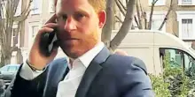 Harry prova a riavvicinarsi al padre Carlo III e al fratello William con un’altra mossa (giocata con largo anticipo)