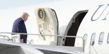 Il Qatar regala a Trump il nuovo Air Force One extralusso da 400 milioni. Proteste Dem. Casa Bianca: “Tutto legale”