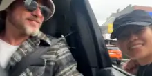 Brad Pitt al McDrive in Nuova Zelanda: l’incontro con la dipendente-fan (che riceve una risposta seccata) – Video