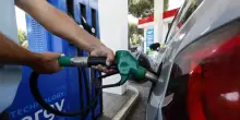 Scatta il riallineamento delle accise. Salgono di 1,5 centesimi quelle sul gasolio, più soldi per lo Stato