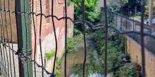 Delitto di Garlasco, il martello ritrovato nel canale, quello sparito da casa Poggi e i test per accertare se sia l’arma delitto