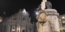 Si tuffa in mare per recuperare un pallone ma non risale dall’acqua: morto 19enne a Catania