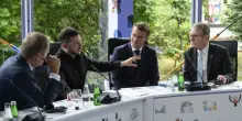 Trump-Putin, dopo la telefonata ipotesi di nuovo colloquio tra il presidente Usa, i “Volenterosi” e Meloni
