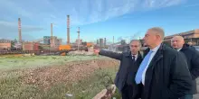 Ilva, l’ultimo scaricabarile di Urso: “Senza Aia, il Tribunale la chiuderà”. Ma si sa da un anno