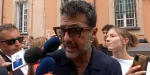 Garlasco, l’ultima di Fabrizio Corona: a sorpresa fuori dal tribunale di Pavia. “Sempio? Il procuratore ha le prove ma non può usarle”