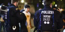 Germania, blitz contro il gruppo neonazista “Ultima ondata di difesa”: tutti giovanissimi, attivi sui social, pianificavano incendi e attentati