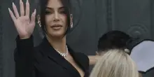 “Ha dato ordini, ha reclutato, ha venduto i gioielli in Belgio”: chiesti 10 anni di carcere per il mandante della rapina a Kim Kardashian
