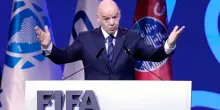 Infantino ha fatto arrabbiare il calcio europeo: il tour con Trump e i mondiali all’Arabia, ora è guerra tra Fifa e Uefa