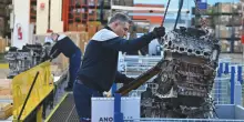 Stellantis, crollo della produzione auto in Italia: -33% nel primo semestre 2025