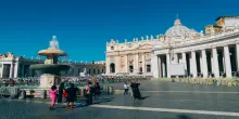 Papa Leone XIV dona 5mila croissant ai senza fissa dimora di Roma
