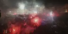 Napoli, durante la festa scudetto 39 feriti, 10 rapine e un tiktoker arrestato perché armato di pistola