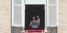 Il primo Regina Coeli dal palazzo Apostolico di Papa Leone XIV: “Abbraccio i popoli che soffrono per la guerra”