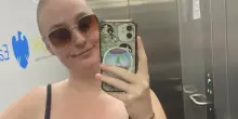 “Ho sottovalutato le perdite di sangue post se**o, come effetto collaterale della spirale. Era un cancro della cervice uterina allo stadio 3”: la storia di Jasmin McKee