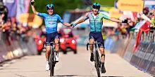 Giro d’Italia, Scaroni e Fortunato spezzano il digiuno italiano. Scattano Pellizzari e Carapaz, soffre Del Toro | La nuova classifica