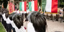 La protesta dei docenti di un liceo di Magenta: “Il ministero vuole i bersaglieri nelle scuole, diciamo no”